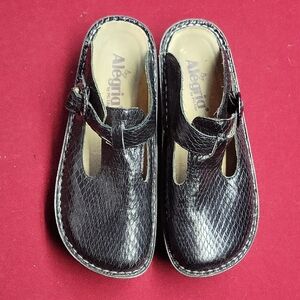 Alegria Women's Shiny Black Dress Shoes